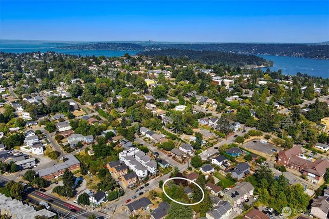 4815 S Holly Street, Seattle, WA 98118