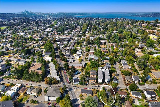 4815 S Holly Street, Seattle, WA 98118