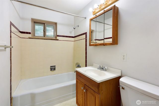 4815 S Holly Street, Seattle, WA 98118