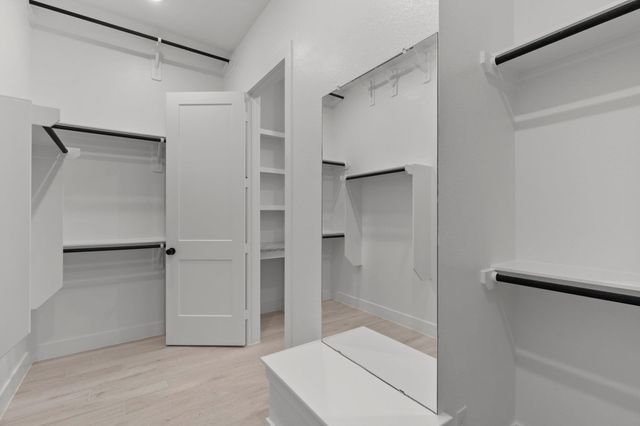 15027 Mission Avenue, Mont Belvieu, TX 77523