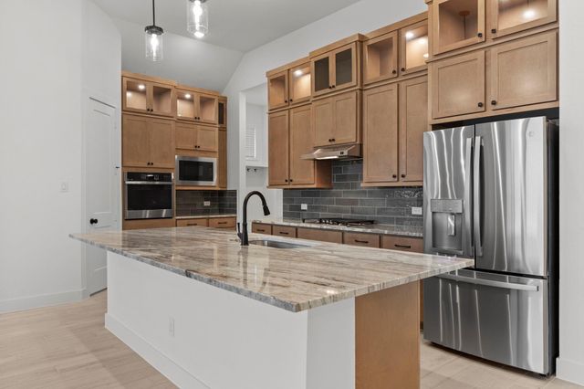 15027 Mission Avenue, Mont Belvieu, TX 77523