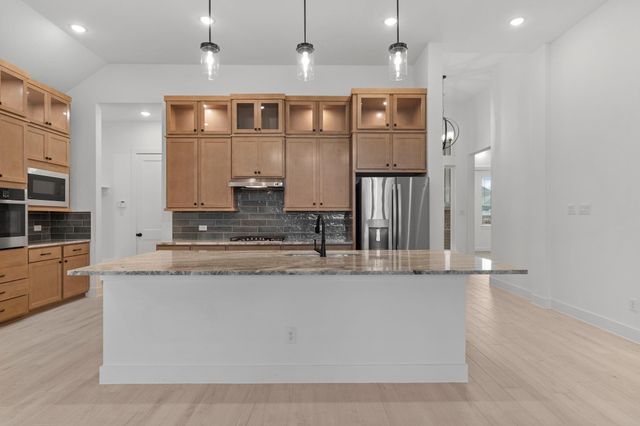 15027 Mission Avenue, Mont Belvieu, TX 77523