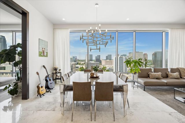 2047 Westcreek Lane 1701, Houston, TX 77027