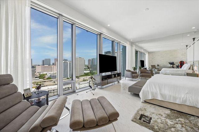 2047 Westcreek Lane 1701, Houston, TX 77027
