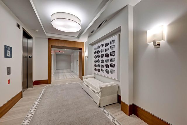 2047 Westcreek Lane 1701, Houston, TX 77027