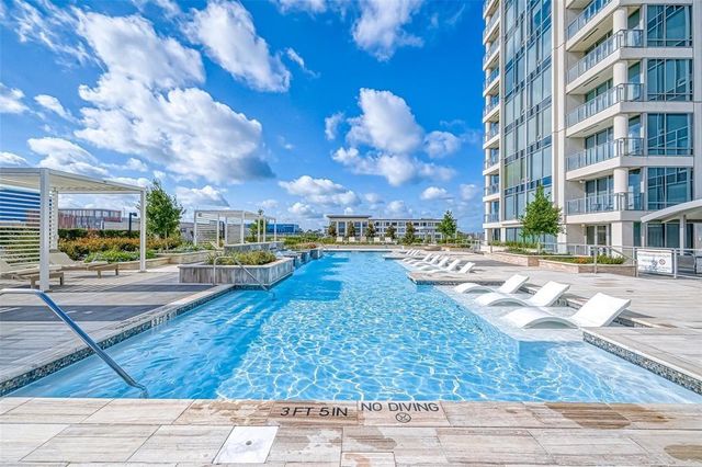 2047 Westcreek Lane 1701, Houston, TX 77027