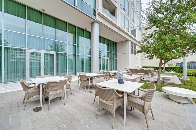 2047 Westcreek Lane 1701, Houston, TX 77027