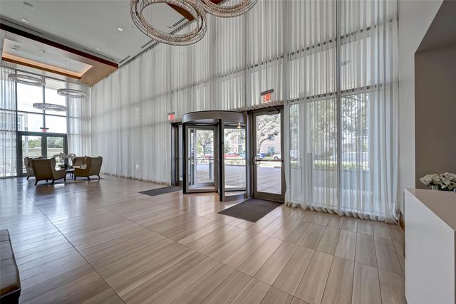 2047 Westcreek Lane 1701, Houston, TX 77027