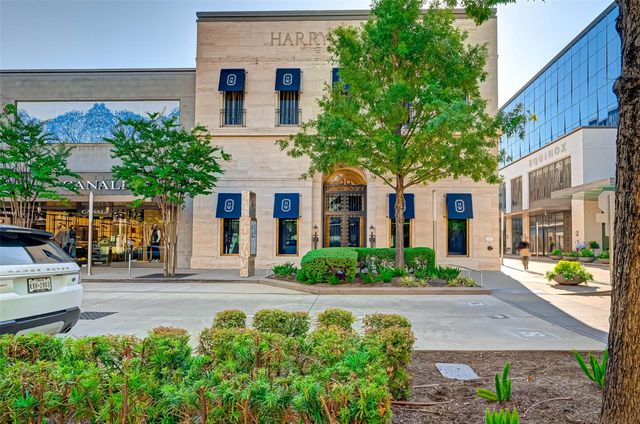 2047 Westcreek Lane 1701, Houston, TX 77027