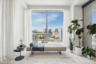 2047 Westcreek Lane 1701, Houston, TX 77027