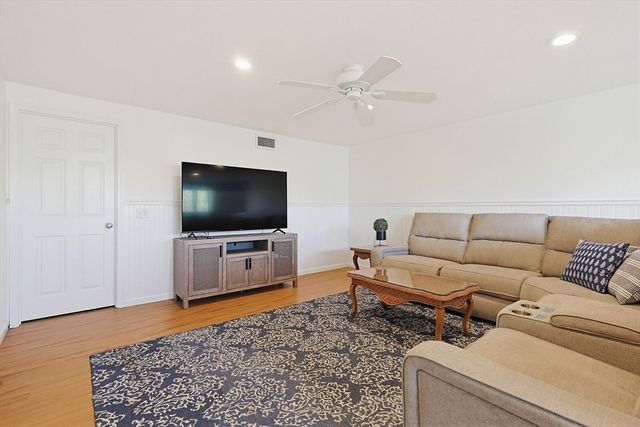 96 Cliffside Dr. 96, Plymouth, MA 02360