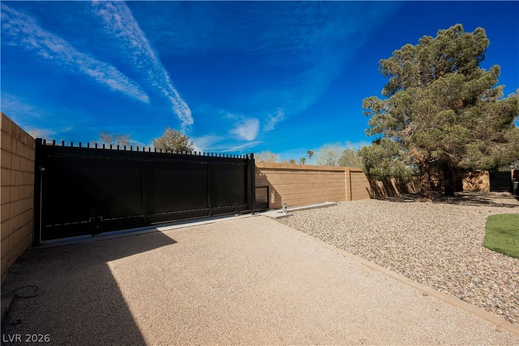 601 Sandy Drive, Henderson, NV 89002 — photo 5