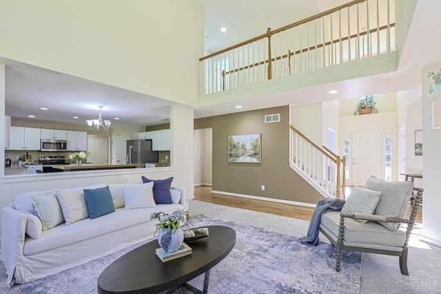 10194 Meadowknoll Drive, Symmes Twp, OH 45140