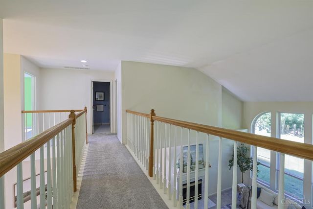 10194 Meadowknoll Drive, Symmes Twp, OH 45140