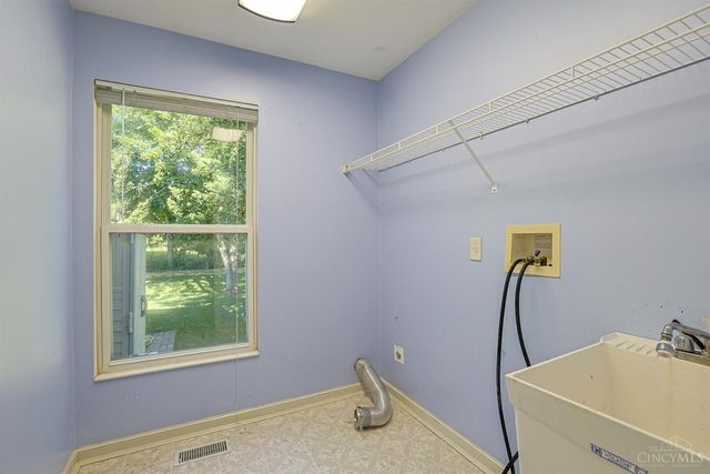 10194 Meadowknoll Drive, Symmes Twp, OH 45140