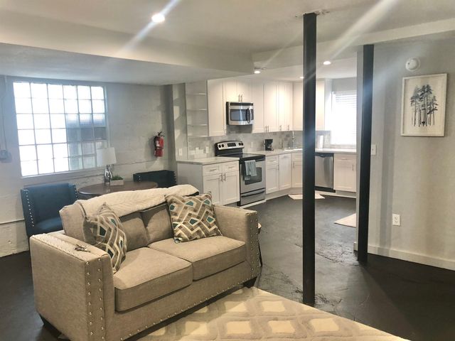 1617 S Adams Street, Tallahassee, FL 32301