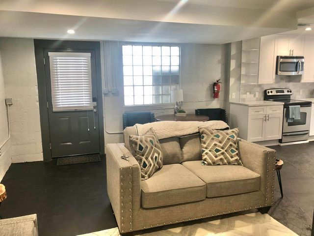 1617 S Adams Street, Tallahassee, FL 32301