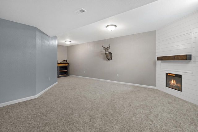 150 N Taft AVENUE, Jefferson, WI 53549