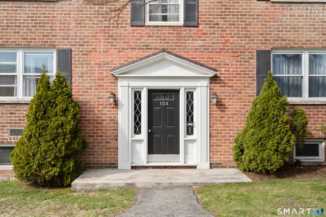104 Strawberry Hill Avenue 1, Stamford, CT 06902