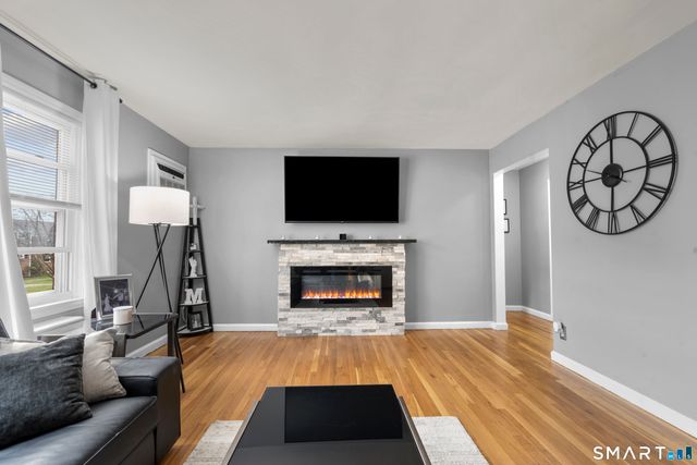 104 Strawberry Hill Avenue 1, Stamford, CT 06902