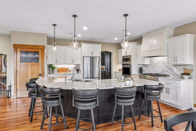 1010 Drake Court, Independence, MN 55359
