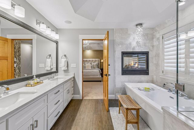 1010 Drake Court, Independence, MN 55359
