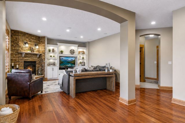 1010 Drake Court, Independence, MN 55359