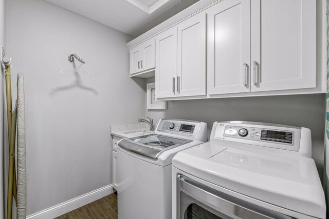 1010 Drake Court, Independence, MN 55359