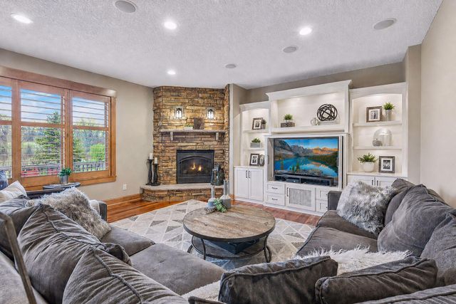 1010 Drake Court, Independence, MN 55359