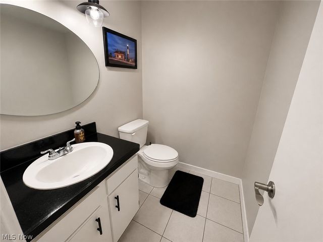 3675 Clague Road 316, North Olmsted, OH 44070