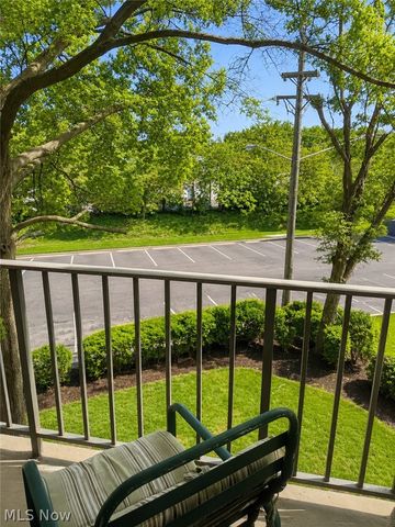 3675 Clague Road 316, North Olmsted, OH 44070