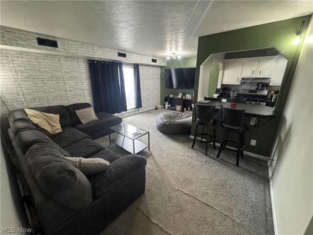 3675 Clague Road 316, North Olmsted, OH 44070