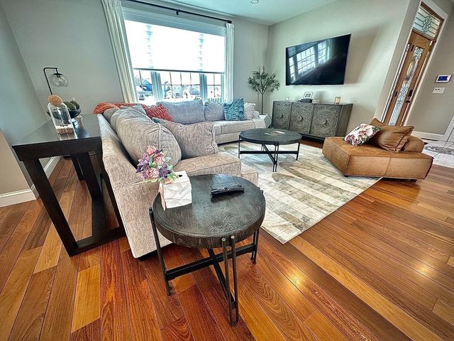 85 Verde Dr, Greenfield, MA 01301