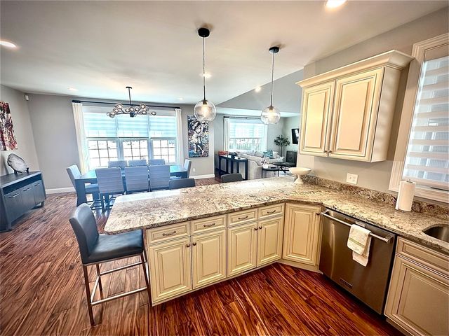 85 Verde Dr, Greenfield, MA 01301