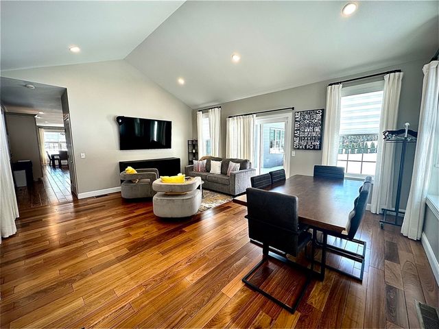 85 Verde Dr, Greenfield, MA 01301