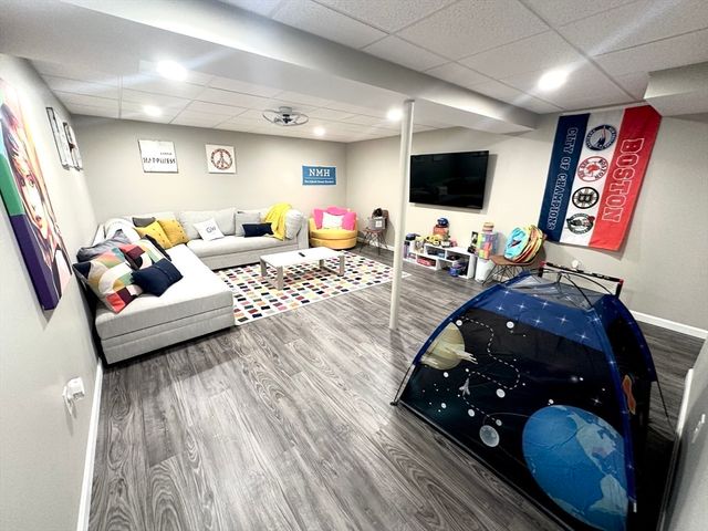 85 Verde Dr, Greenfield, MA 01301