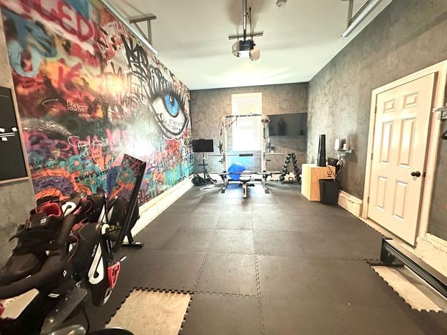 85 Verde Dr, Greenfield, MA 01301