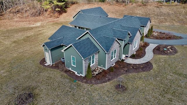 85 Verde Dr, Greenfield, MA 01301
