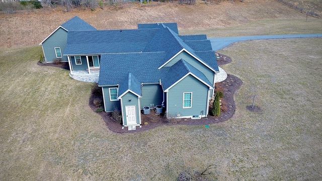 85 Verde Dr, Greenfield, MA 01301