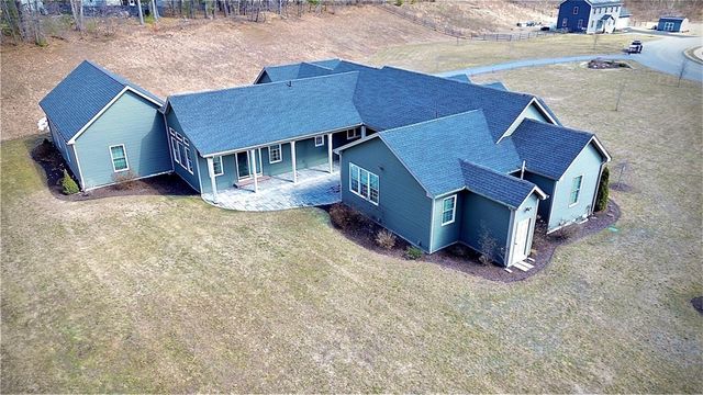 85 Verde Dr, Greenfield, MA 01301