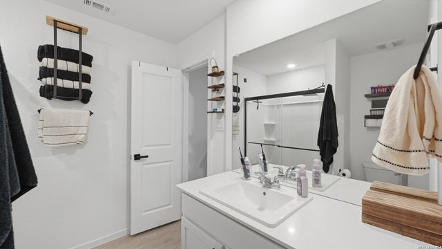 756 grey dove, New Braunfels, TX 78132