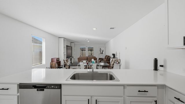 756 grey dove, New Braunfels, TX 78132