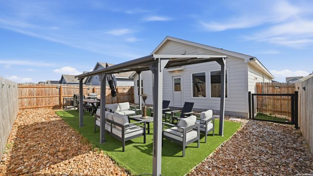 756 grey dove, New Braunfels, TX 78132