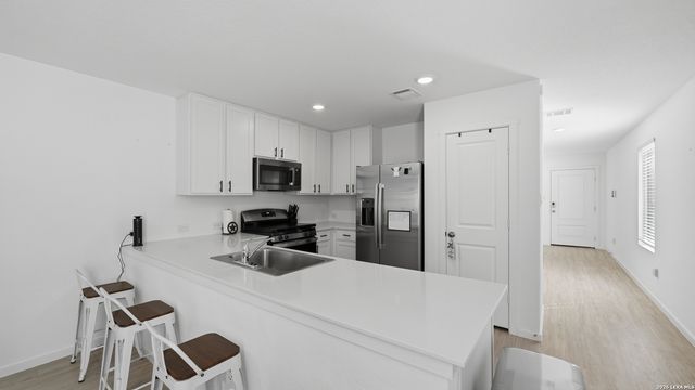 756 grey dove, New Braunfels, TX 78132