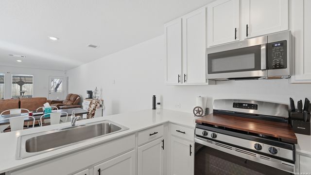 756 grey dove, New Braunfels, TX 78132