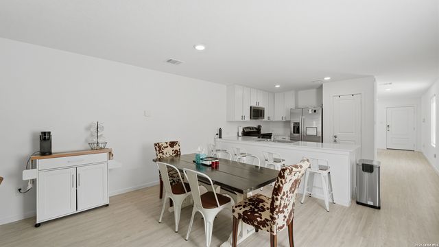 756 grey dove, New Braunfels, TX 78132