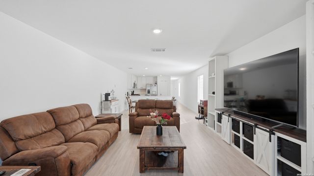 756 grey dove, New Braunfels, TX 78132