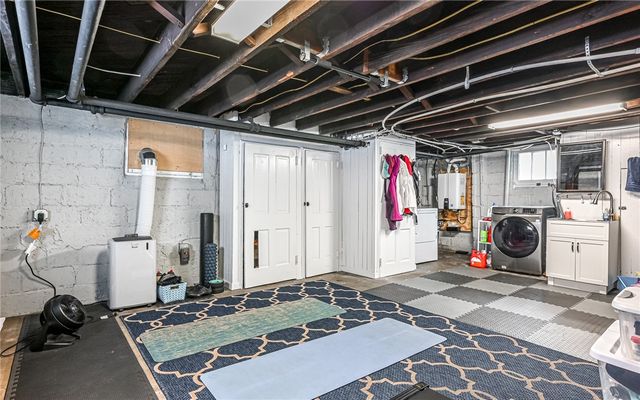 2110 Lloyd Avenue, Swissvale, PA 15218