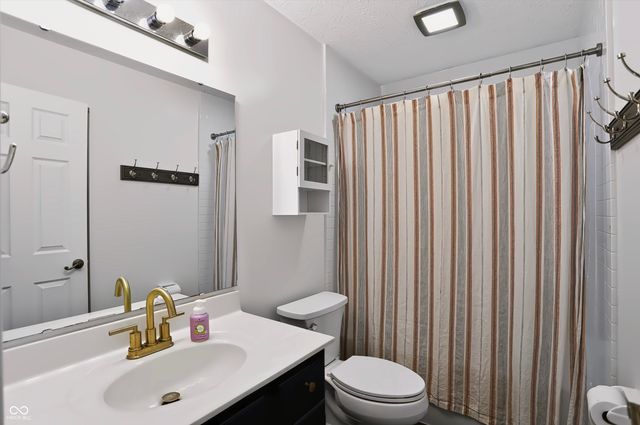 10407 Runview Circle, Fishers, IN 46038