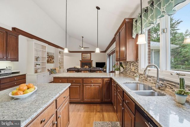 2455 DURHAM PL, Jeffersonton, VA 22724